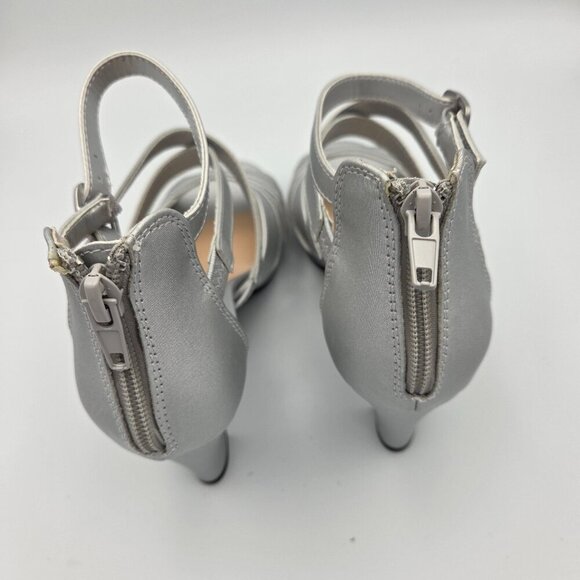 Easy Street 7.5M Silver Satin Open Toed Sandal w/Zipper Back & 3" Heel - Picture 4 of 4